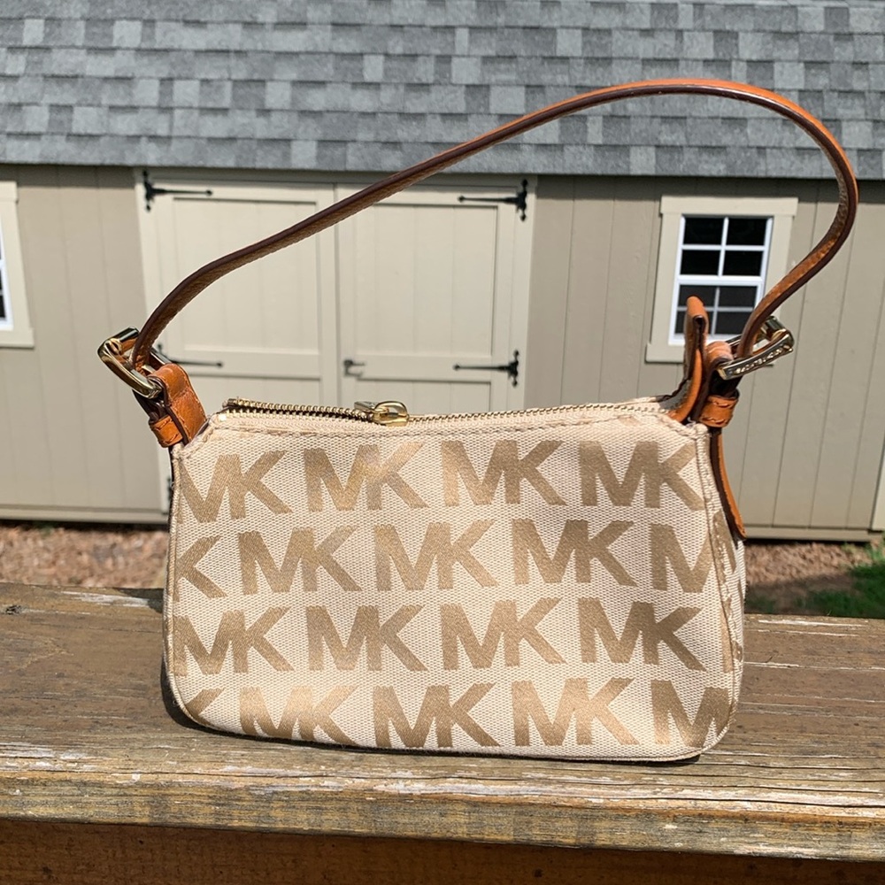 Michael Kors Mimi Wrist Signature Purse